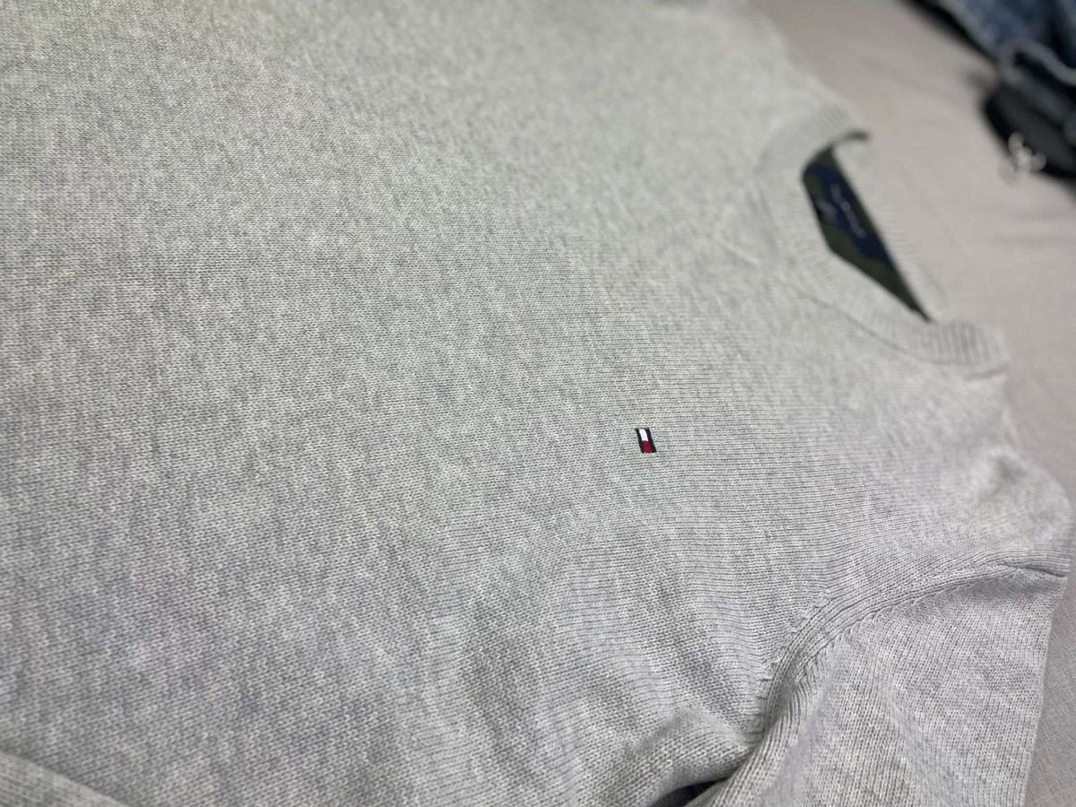 vintage Vintage Tommy Hilfiger Sweater - Past Perfect